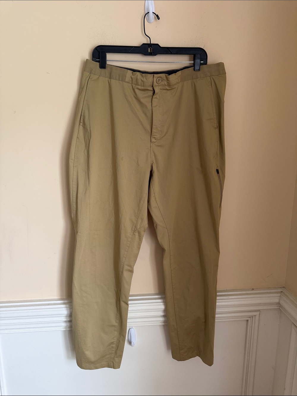 Patagonia Traveler‎ Pants Tan Khaki Hiking Travel Tapered Leg Size XL